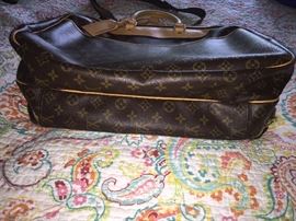 AUTHENTIC LOUIS VUITTON MONOGRAM ALIZE 24 SOFT LUGGAGE-EXCELLENT CONDITION