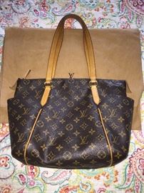 AUTHENTIC LOUIS VUITTON MONOGRAM TOTALLY PM HANDBAG