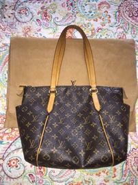 AUTHENTIC LOUIS VUITTON MONOGRAM TOTALLY PM HANDBAG