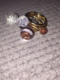 HENRY BENDEL RINGS
