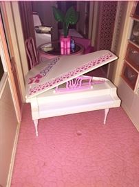 BARBIE DOLLHOUSE