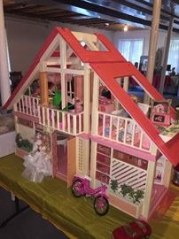 BARBIE DOLLHOUSE
