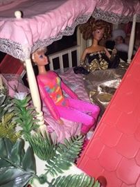 BARBIE DOLLHOUSE