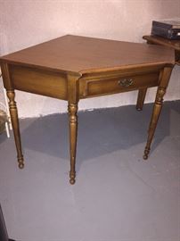 VINTAGE KLING COLONIAL CORNER DESK