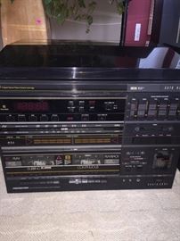 VINTAGE SOUNDESIGN STEREO SYSTEM