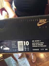 BRAND NEW MENS NIKE GOLF SHOES SIZE 10