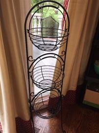 STANDING FRUIT BASKETS