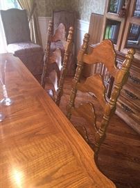 LIGHT OAK LONG DINING ROOM TABLE WITH 6 CHAIRS AND EXTRA LEAF