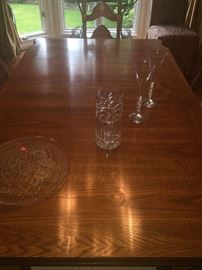 LIGHT OAK LONG DINING ROOM TABLE WITH 6 CHAIRS AND EXTRA LEAF