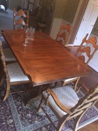 LIGHT OAK LONG DINING ROOM TABLE WITH 6 CHAIRS AND EXTRA LEAF