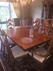 LIGHT OAK LONG DINING ROOM TABLE WITH 6 CHAIRS AND EXTRA LEAF