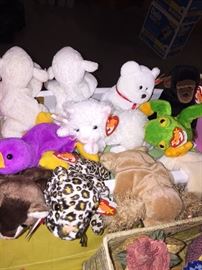 KIDS TOYS & BEANIE BABIES