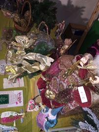 HOLIDAY & CHRISTMAS DECOR'
