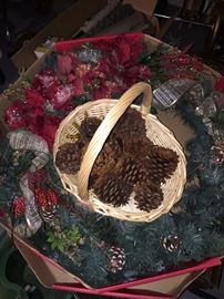 HOLIDAY & CHRISTMAS DECOR'