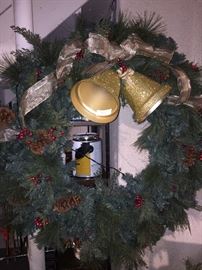 HOLIDAY & CHRISTMAS DECOR'