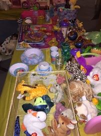KIDS TOYS & BEANIE BABIES