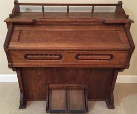 Oak Pump Organ