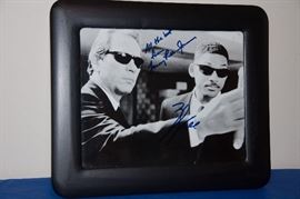 Tommy Lee Jones and Will Smith in "Men in Black 2"