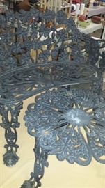 Degginger Foundry 2 pcs. lawn set