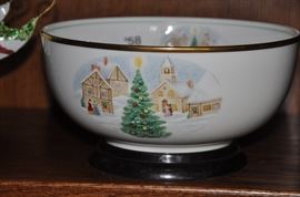 Mikasa Bone China Christmas bowl