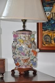 Gorgeous Asian porcelain lamp