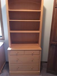 Ethan Allan (stamped) wooden hutch dresser (part of a set_