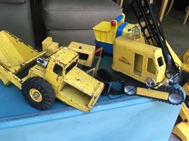 Vintage Tonka dragline & other trucks