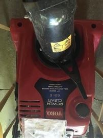 Toro 621E snow blower with manual