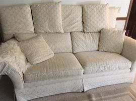 Ethan Allen 80" couch- switch out between two long back pillows or 5 square pillows