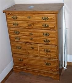 4-Drawer Dresser