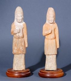 Pair Chinese servant figures, c. 600 A.D.