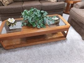 coffee table that matches side tables