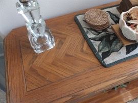 detail of wood on top of entry table