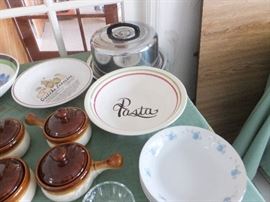 Metal cake saver in back