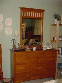 Dresser w/Mirror