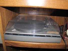 Realistic LAB450 turn table