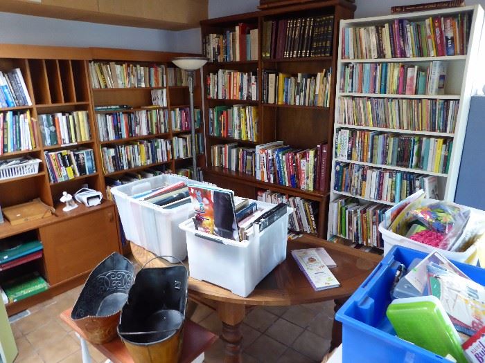 100's of books - fiction and non fiction, lots of children's books and teachers aids books