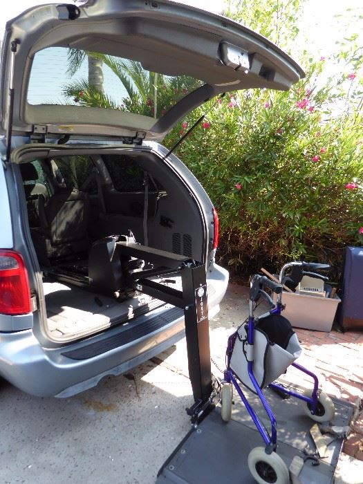 Chrysler 2005 Town and Country has a Bruno "Joey" chair lift installed  $5,500  (124,743 miles) (not on sale)