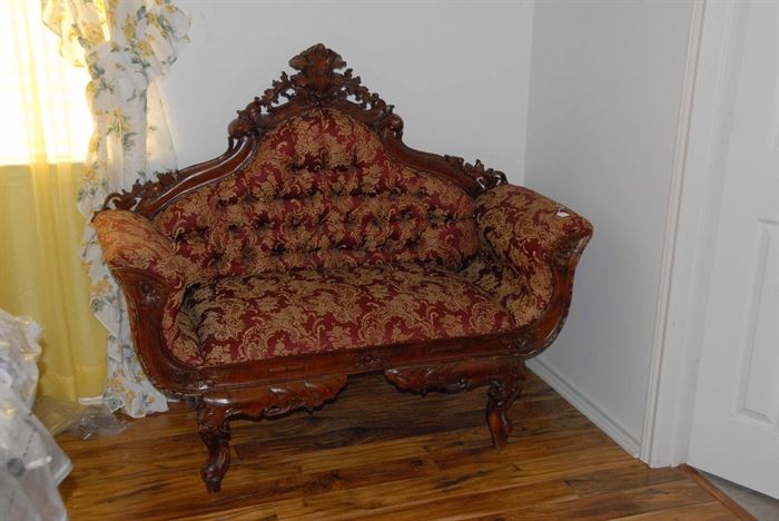 Victorian-style love seat. Immaculate condition.