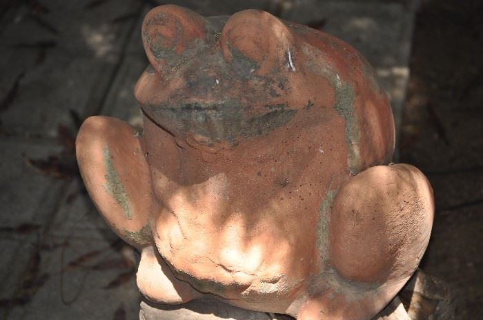 large frog pot