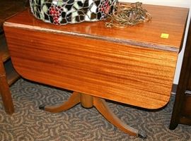 Duncan Phyfe Drop Leaf Table