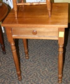 Side Table w/Drawer