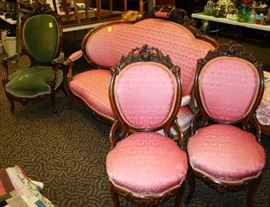 4 Piece Victorian Belter Parlor Set Including Sofa, Gentleman's Chair, & Two Side Chairs