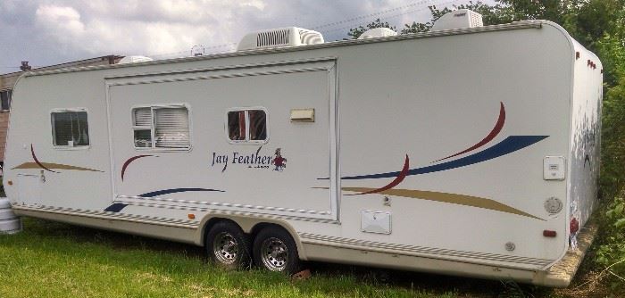 2005 JAYCO Jay Feather 30-foot Travel Trailer 