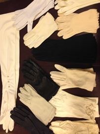 Ladies gloves, fabric and leather. Also winter gloves. 