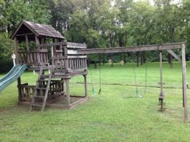 Large play set for sale, will have to be dismantled 