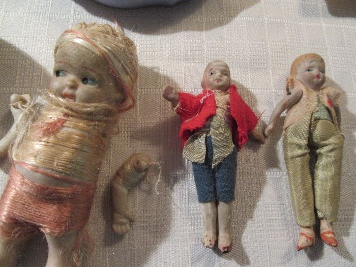 Porcelain jointed dolls