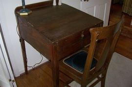 Primitive lift top desk