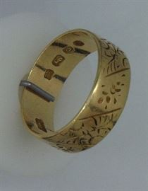 18K wedding band