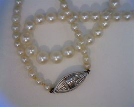Cultured pearl necklace, 14K white gold clasp